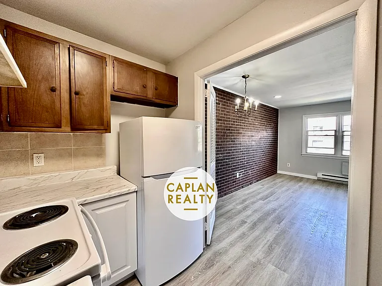 170 Canton St #G — Photo 4