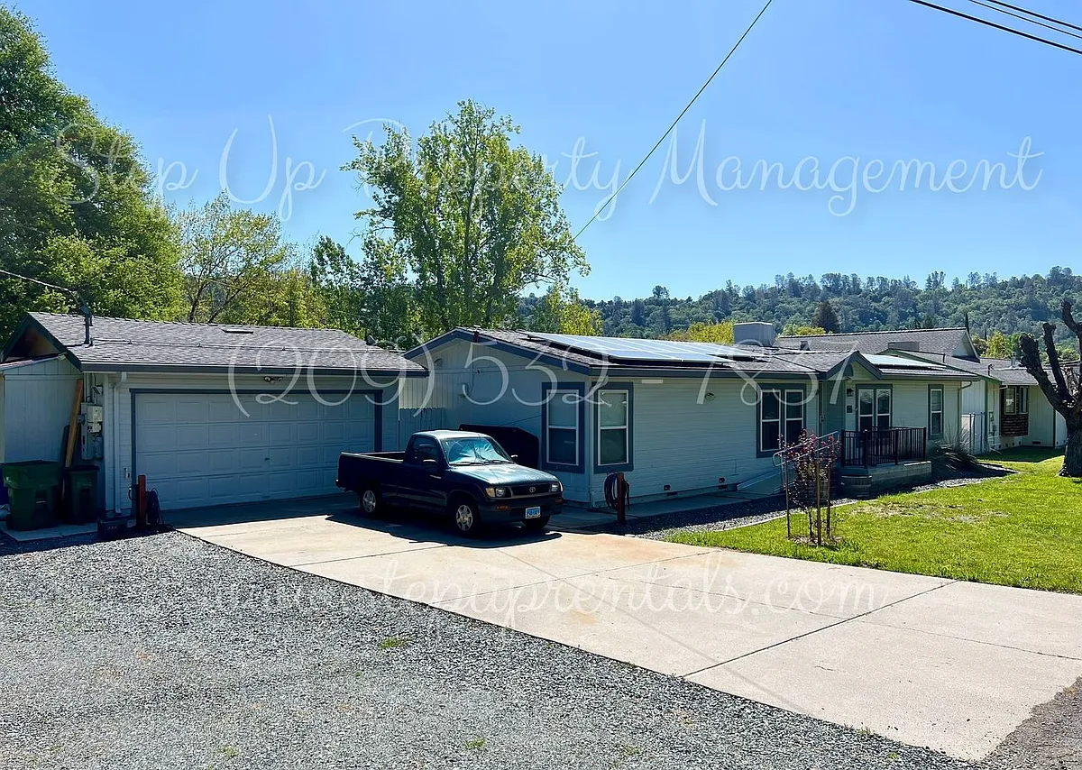 Building Photo - 20625 Adams Ct