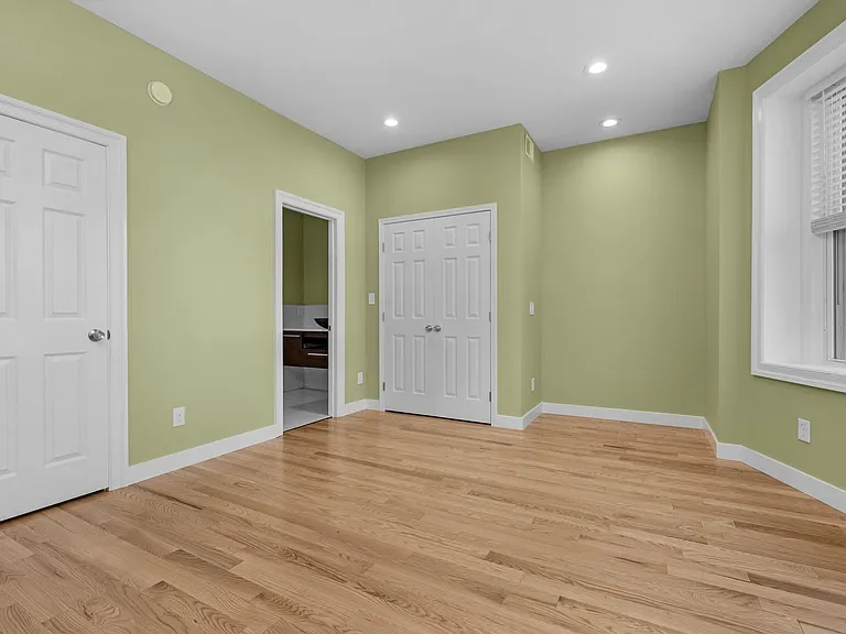 2931 N Calvert St — Photo 10