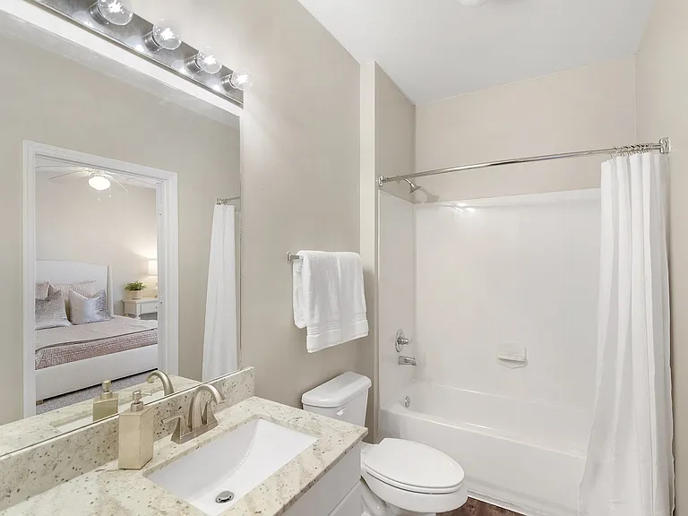 Highlands Apartment Homes — Photo 16