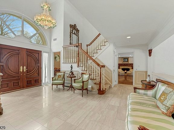 4th image of 510 Hampton Hill Rd