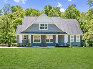 210 Highland Ln, Burns, TN 37029