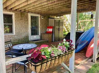 25 Valley Rd, Mashpee, MA 02649