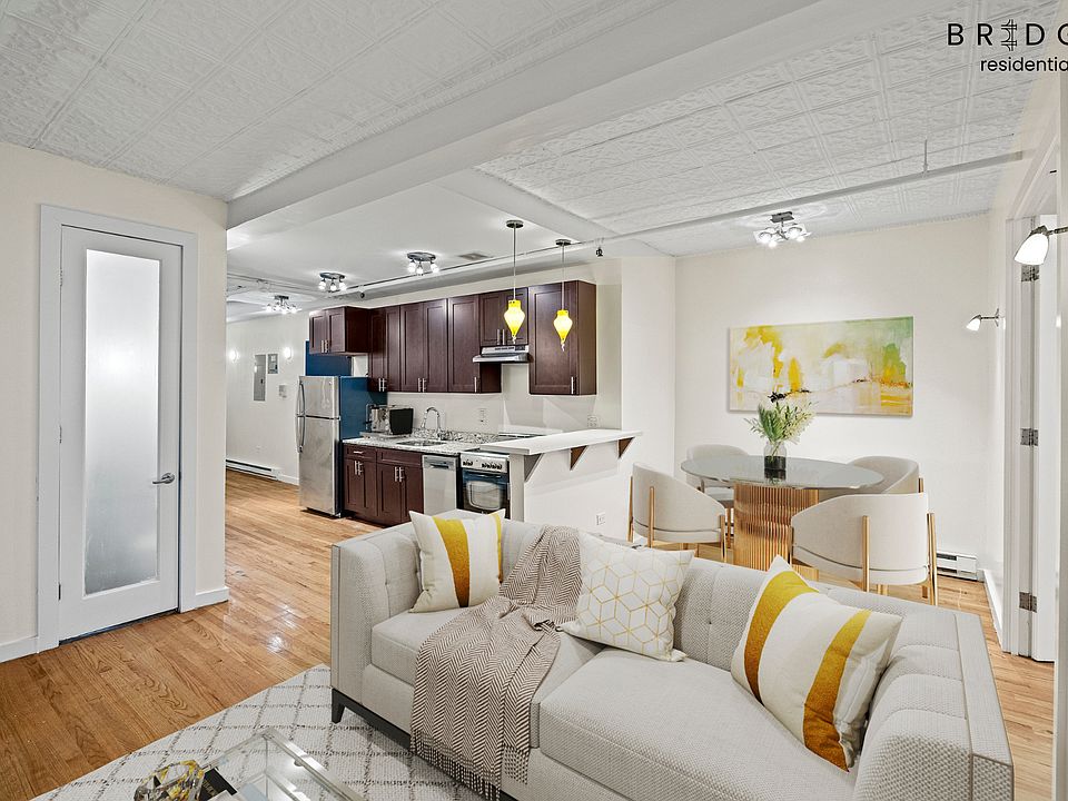 1st image of 90 Chambers St APT 3