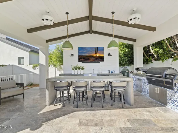 8409 N DILLER GROVE Lane, Phoenix, AZ 85021