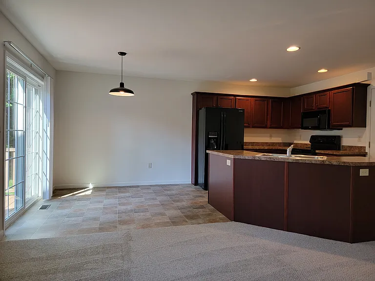 402 Mount Olive Ln — Photo 7