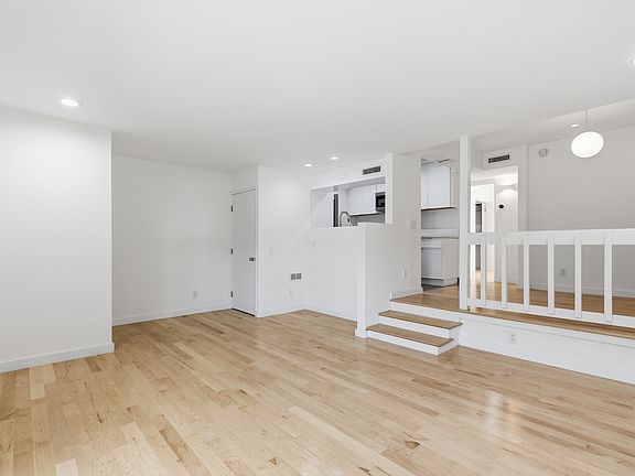 4th image of 4111 Tujunga Ave APT 14