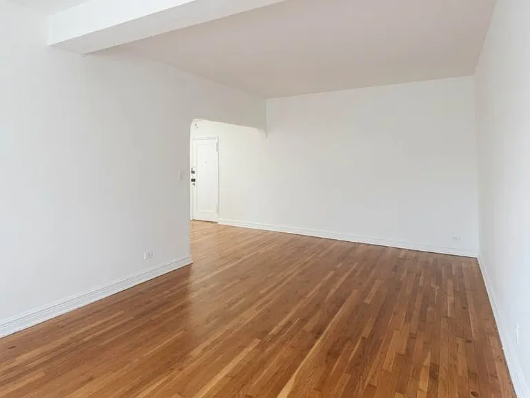 4216 80th St #2B — Photo 2
