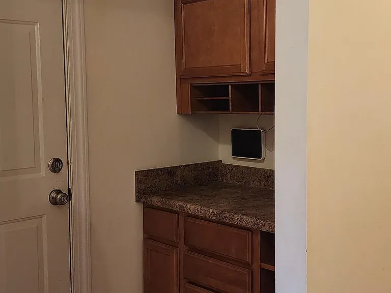 302 Savannah Dr — Photo 13