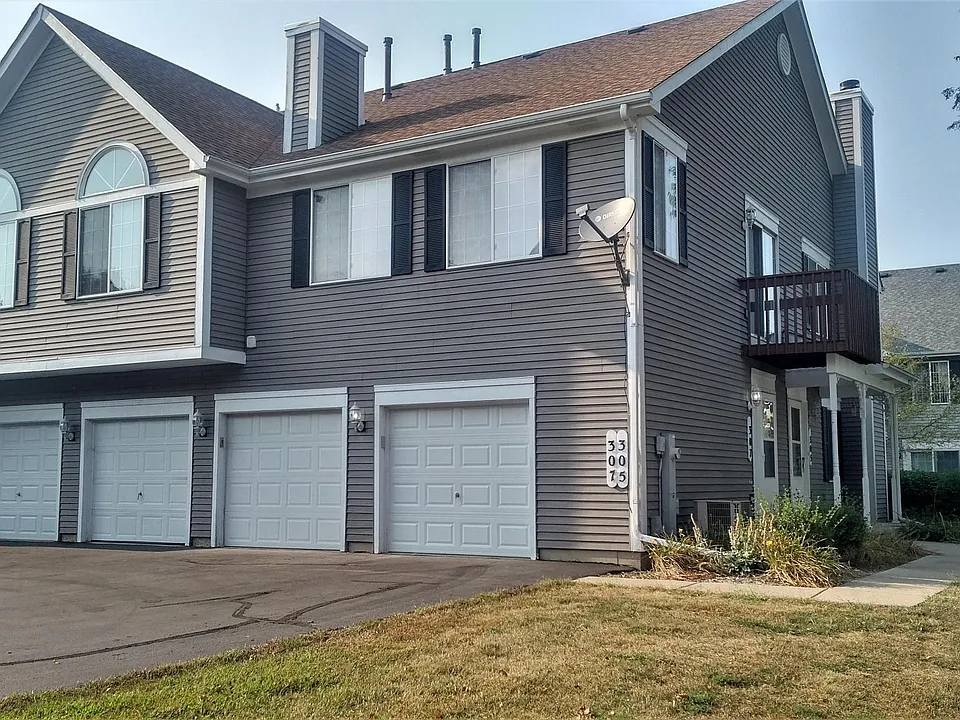 307 Sandhurst Ln