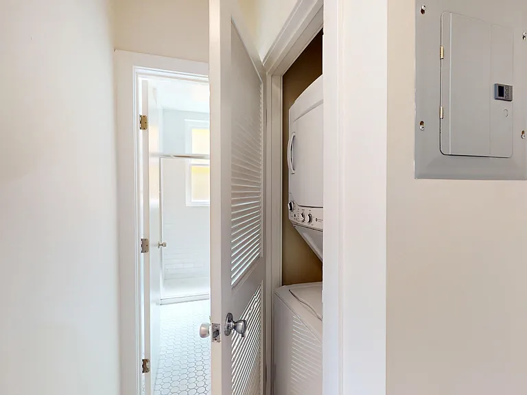 40 Tiffany Ave #1 — Photo 4