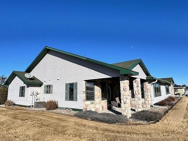 1st image of 306 Olson Ct NE
