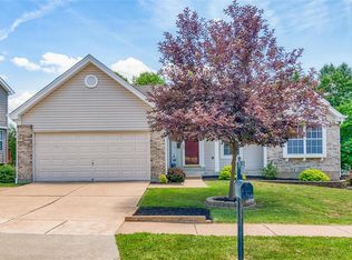 864 Fall Crown Ln, Fenton, MO 63026