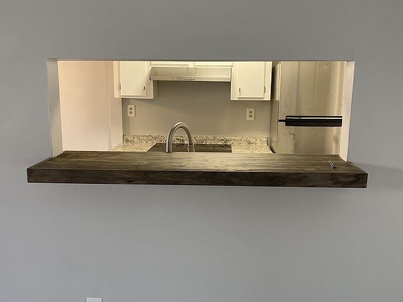 2nd image of 3914 Breakwater Dr