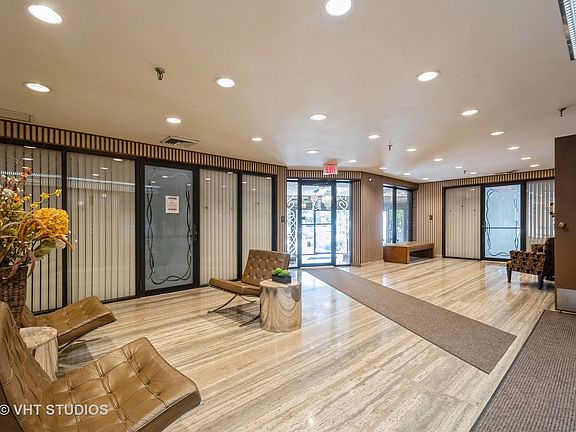 3rd image of 7201 N Lincoln Ave APT 405