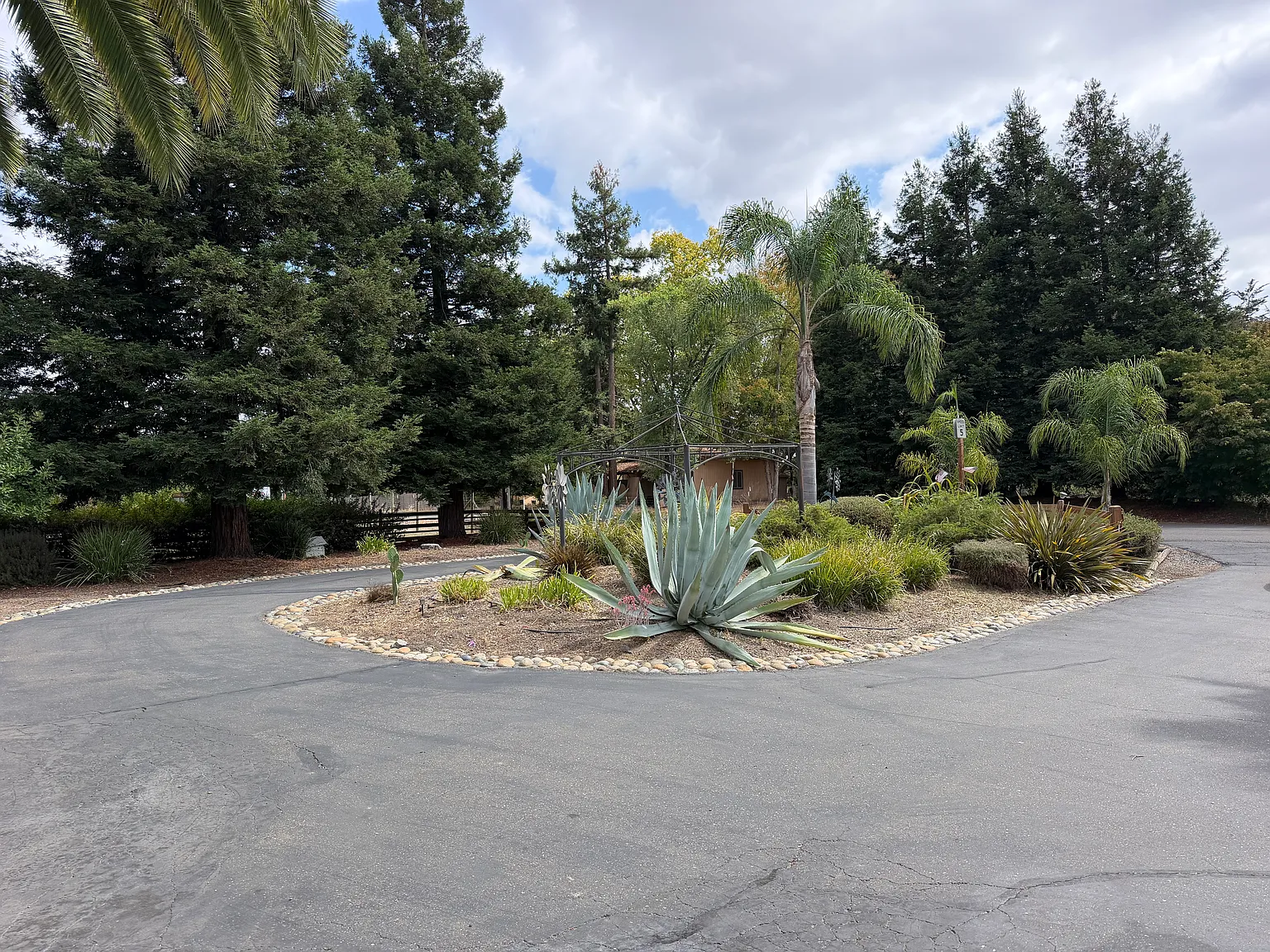 3 bed, 2120 sqft, $5,750 — Photo 4