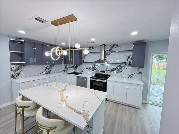 2nd image of 3910 Pocatello St