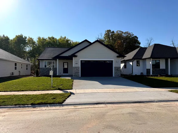 943 Enclave Ct, De Pere, WI 54115