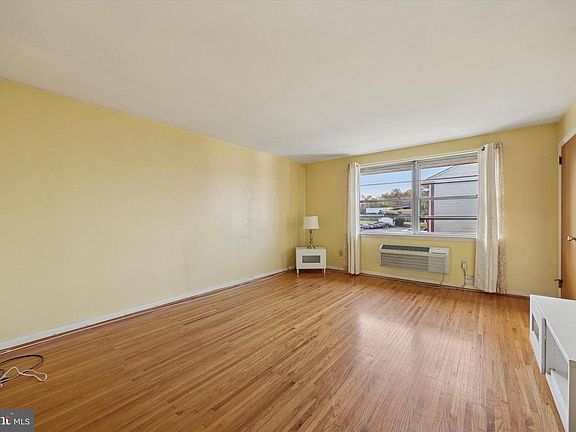4th image of 200 Prince Frederick St APT J3