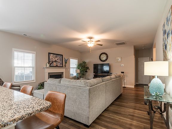 4th image of 507 Holly Grove Drive