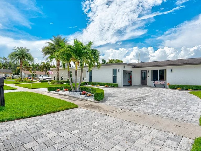 11370 NW 46th Pl — Photo 34