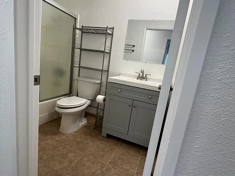 4433 Logan Ave — Photo 12