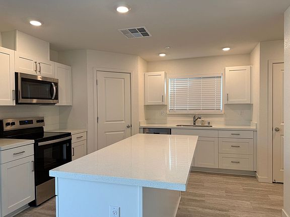 3rd image of 4384 Amoruso Ranch Rd