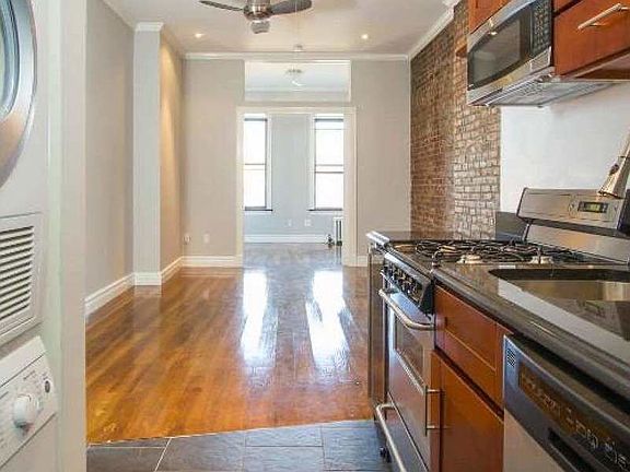 3rd image of 381 E 10th St APT 5