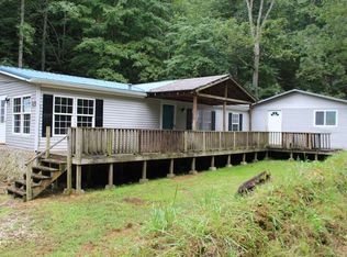 893 Dent Fork Rd, Hewett, WV 25108