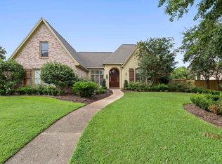 604 Rue Maupesant, Ocean Springs, MS 39564