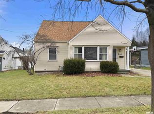 215 Court Dr, Washington, IL 61571