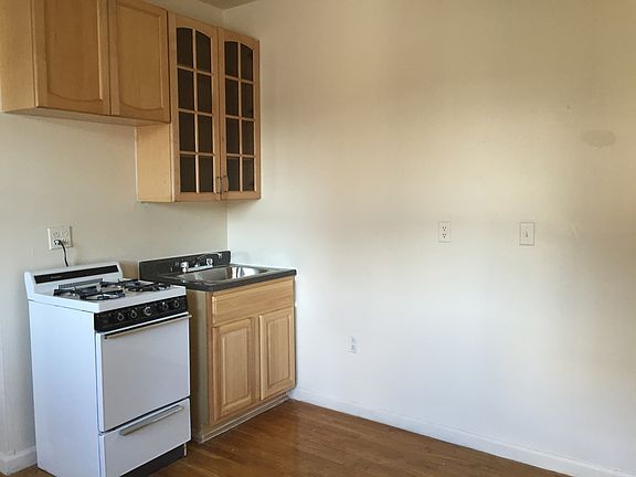 2nd image of 312 E 106th St APT 24