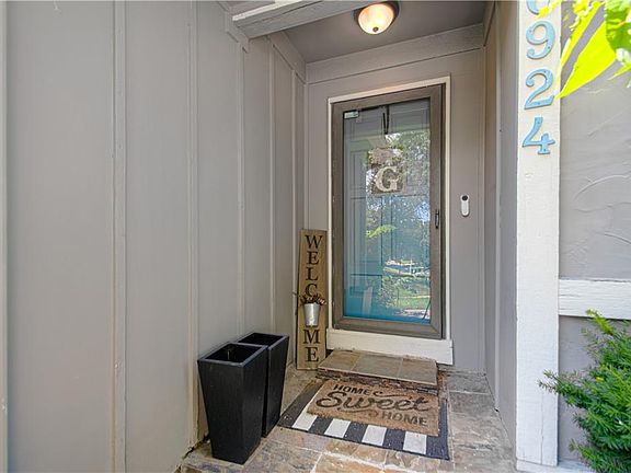 4th image of 6924 Long Ave