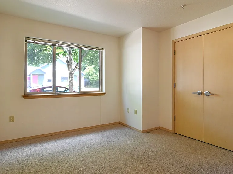 Hays Apartments — Photo 15