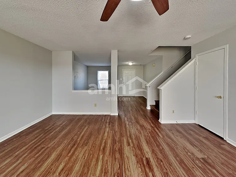2120 Bridlewood Dr — Photo 6