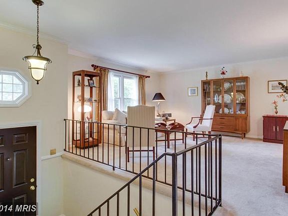 5th image of 8505 Woodbine Ln