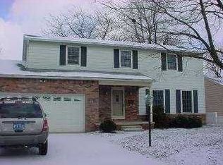 878 Maple Ln, Waterville, OH 43566