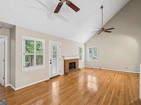5th image of 880 Bridge Pointe Ct