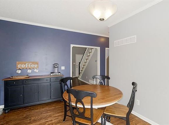 4th image of 976 Yancey St
