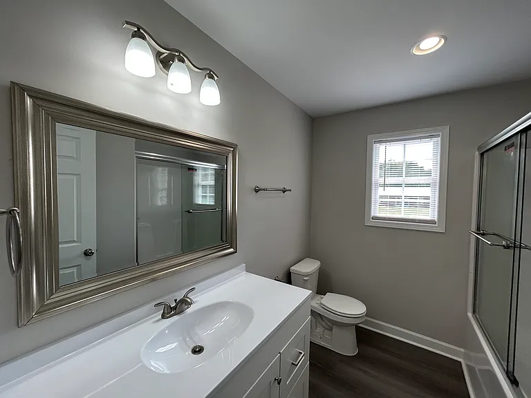 410 Kendall St — Photo 15