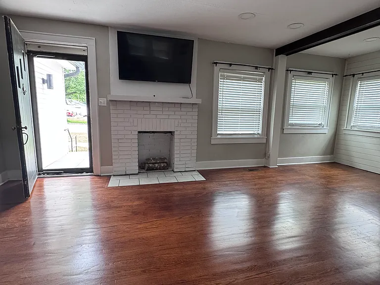 508 6th Ave — Photo 6