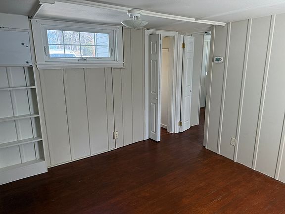 LR (from front door, looking to closet and BR on right)