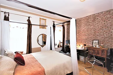 Rented by R New York