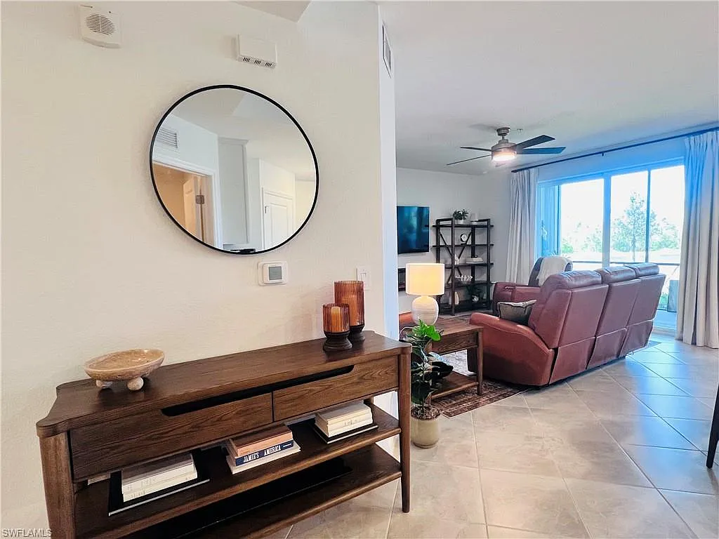2 bed, 2.0 bath, 1366 sqft, $4,800 — Photo 4