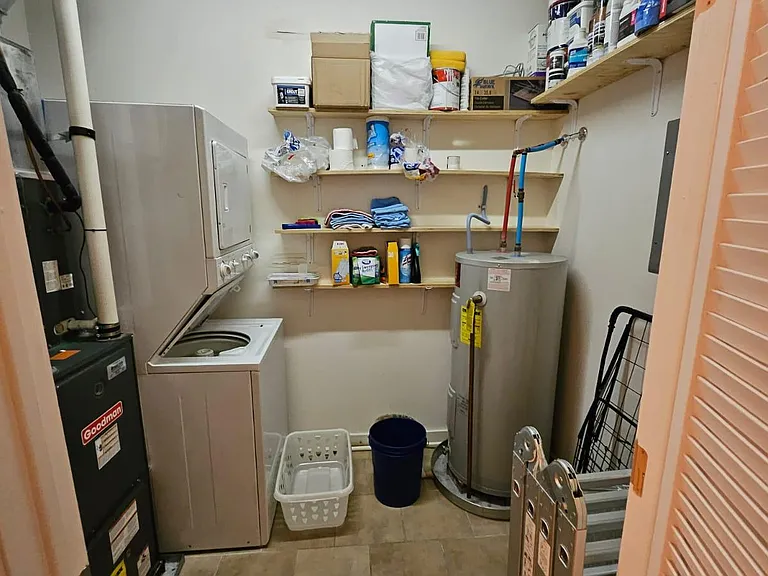 Laundry Room/Utility Room