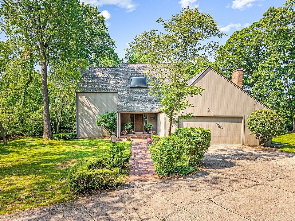 2nd image of 2307 Stoneridge Close