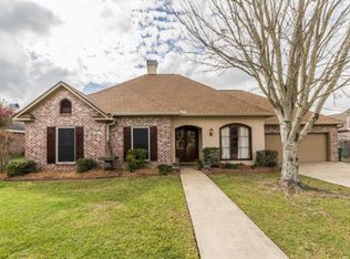 104 Cresthill Dr, Youngsville, LA 70592