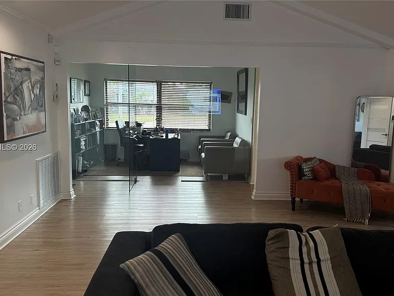 4905 Bayberry Ln — Photo 6