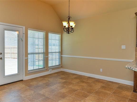 5th image of 707 Sierra Ave