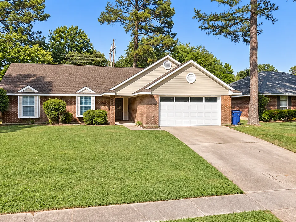 9307 Lytham Dr
